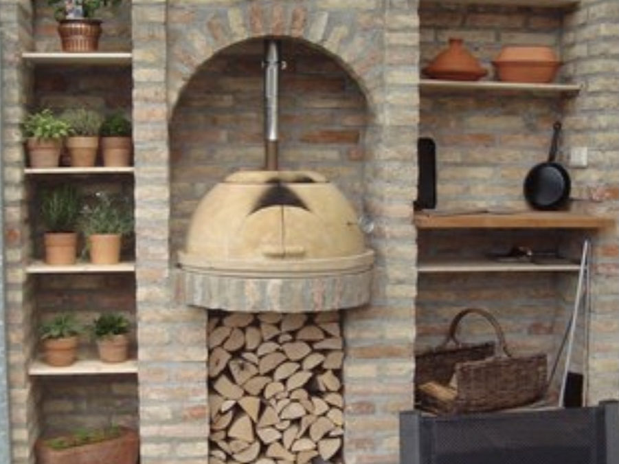 Toscanagarten Holzbackofen